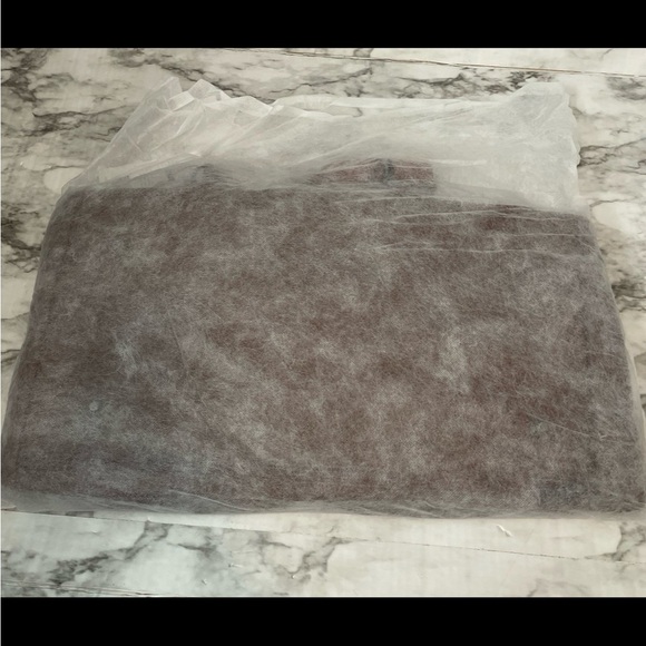 NWT Faux Leather Travel Bag - Picture 4 of 12